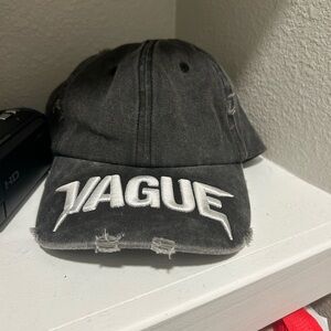 Vague Distressed Black Cap
